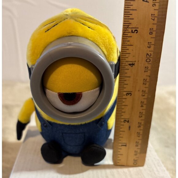 Minions The Rise Of Gru Stuart Plush Toy 5" Illumination One Eye & Denim Outfit - Picture 4 of 8